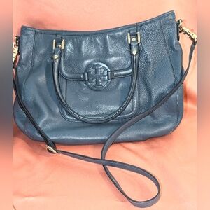 Beautiful Tory Burch Blue Leather Amanda  Crossbody Hobo Handbag Purse